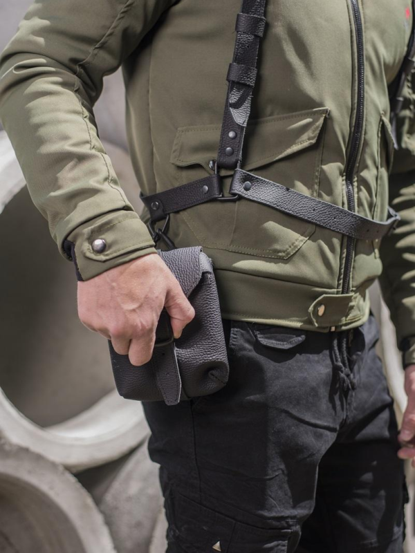 Arnés de Cuero Negro Hombre